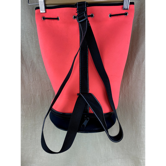 Speedo Neoprene Expandable Bucket Style Swim Bag Draw String Sling Straps Pink - Picture 4 of 8